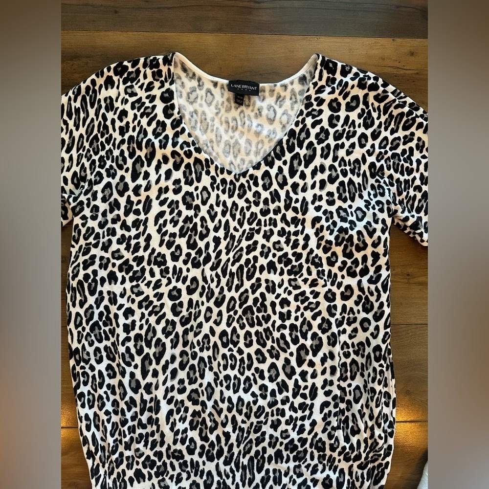 Lane Bryant Leopard Print Lightweight Sweater | Size 18/20 - Picture 2 of 5